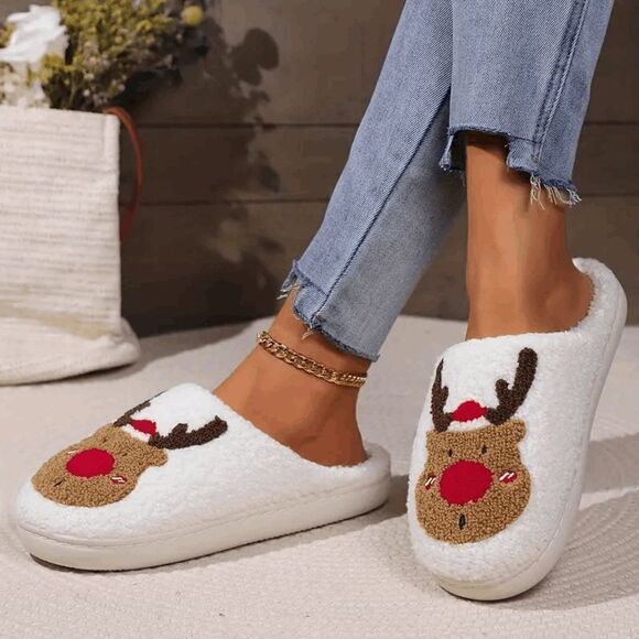Reindeer Christmas Fuzzy Smiley Face Slippers Size 5.5/6 - Picture 6 of 8